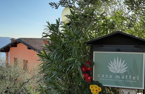 Oldesio Apartment | Casa Maffei PLUS apartment 4, 1st floor, balcony with wonderful lake view, garden