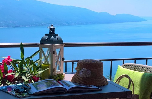 Oldesio Apartment | Casa Maffei TOP apartment 1, floor 2, balcony with fantastic lake view, parking