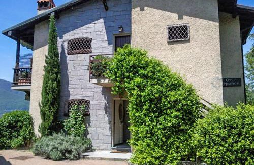 Porto Valtravaglia Apartment | Casa Marica