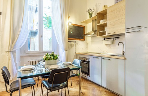 Zona Farini Apartment | Casa Menabrea - 1 min dalla metro