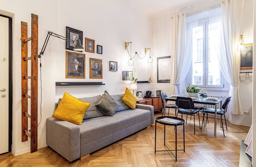 Zona Farini Apartment | Casa Menabrea - 1 min dalla metro