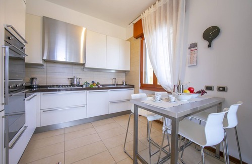 Rivoltella Apartment | Casa Michelangelo, Desenzano Del Garda, Italy