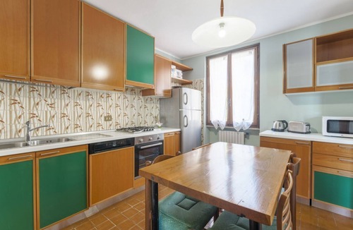 Padenghe sul Garda House | Casa Nora - large apartment in an ancient courtyard