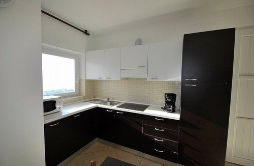 Vercana House | Casa Osmanto C: A cozy and welcoming apartment situated at a short distance from the shores of Lake Como, with Free WI-FI.
