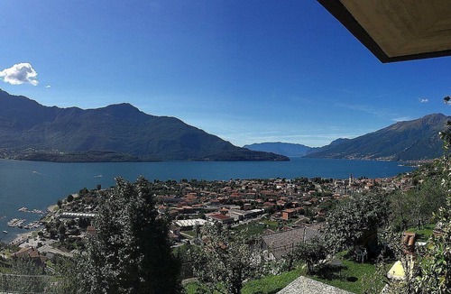 Vercana House | Casa Osmanto L: A cozy and welcoming apartment situated at a short distance from the shores of Lake Como, with Free WI-FI.