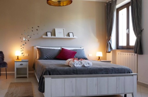 Vergiate Hostel | Casa Pasquee 10 Deluxe Apartment in Central Area