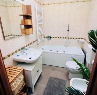 Cerro Apartment | Casa Sebastiano am Lago Maggiore - familienfreundliches Ferienhaus mit Pool