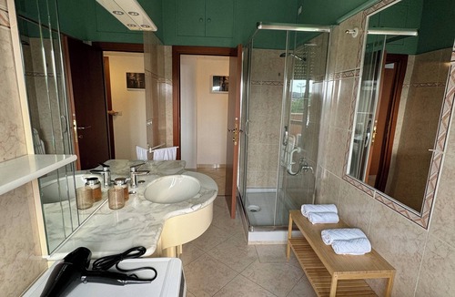 Gallaratese Apartment | Casa Sunshine Milan near San Siro Stadium and Rho Fiera