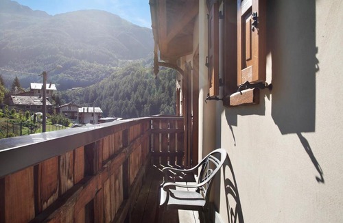 Chiesa in Valmalenco Apartment | Casa Vacanza La Rocca Bilocale