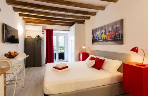 Isola Apartment | Casa Vittoria - ISOLA District
