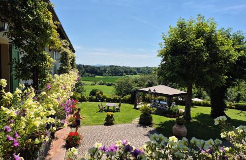 Albese con Cassano Bed & Breakfast | Casale Raffaello B&B Como
