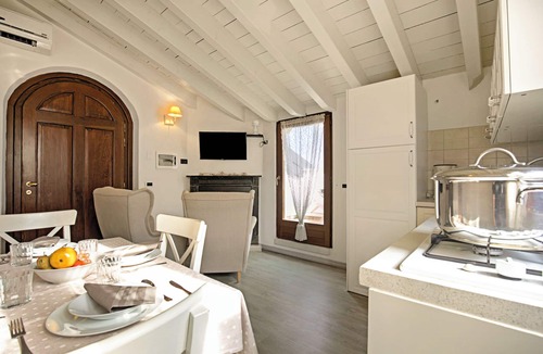 Monte Apartment | Cascina Crocelle Apartments