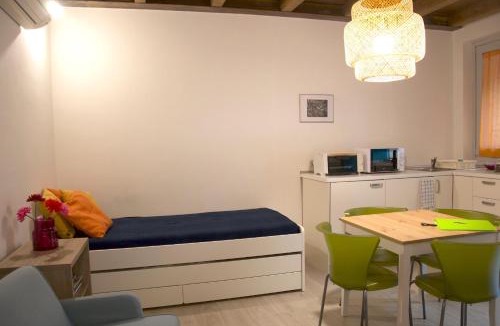 Cernusco sul Naviglio Apartment | CaseOspitali - Caramelli, bilocale per 3 in corte in centro storico