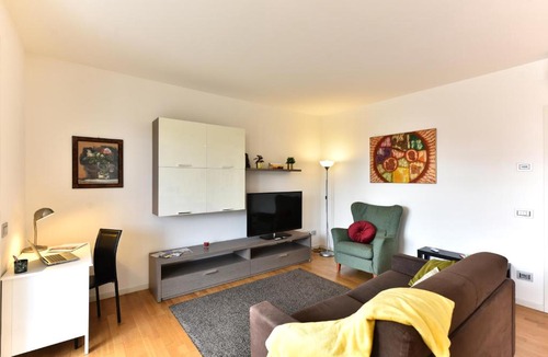 Cernusco sul Naviglio Apartment | CaseOspitali - Casa Kikka, elegante appartamento con balcone in nuovo condominio per 4