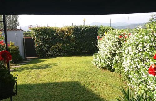 Paderno Franciacorta Apartment | CASETTA MIRAVIGNA cozy flat with garden in Franciacorta & Iseo Lake