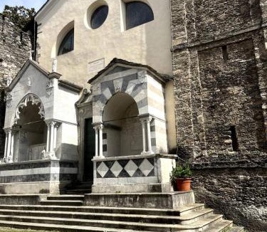 Dervio Apartment | Castello Camelia & Oleandro - View of Lake Como