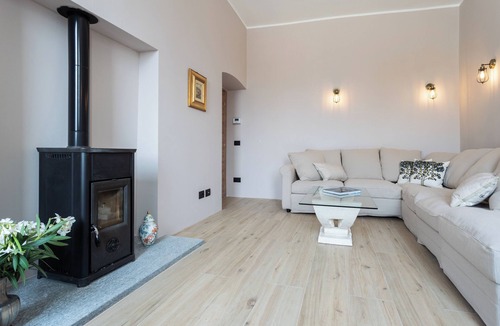 Azzano Villa | Castravalva Villa - Three Bedroom Villa, Sleeps 8