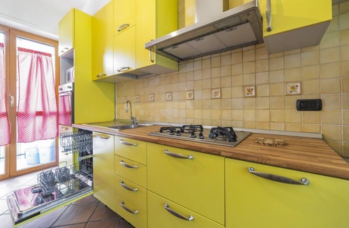 Bullona Apartment | Cenisio M5 Lovely apartment with balcony!