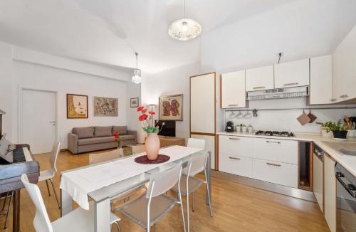 Abbadesse Apartment | Central Milan Apartment - 10 min Duomo