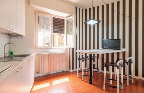 Iseo Apartment | Central square - One Bedroom Apartment, Sleeps 3