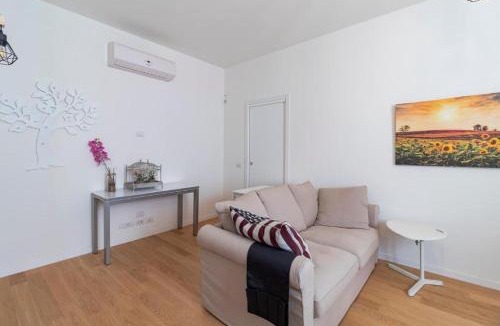 Centro Direzionale Apartment | Central station aptament
