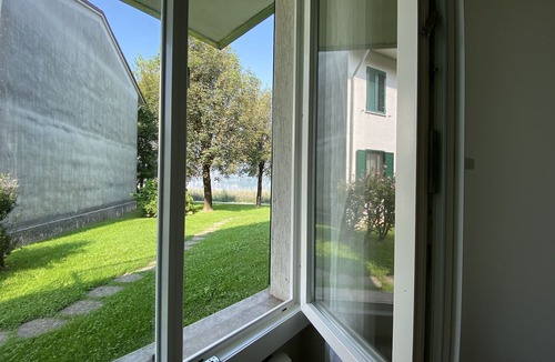 Bosisio Parini Apartment | Cerizio House directly on Lake Pusiano