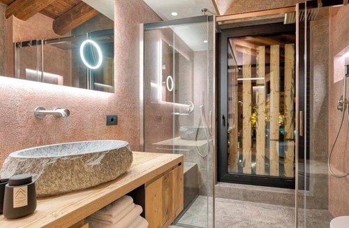 Livigno Ski Chalet | Chalet "Akchalet Akon" with Mountain View, Heated Indoor Pool & Wi-Fi