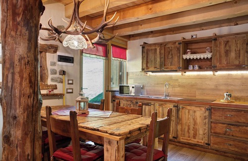Monno Ski Chalet | Chalet 'Appartamento' with Mountain View, Private Garden and Balcony