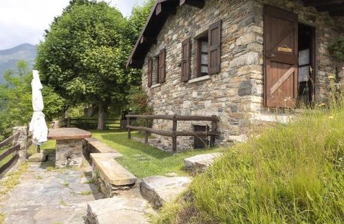 Peglio Apartment | Chalet Bodone by Halldis