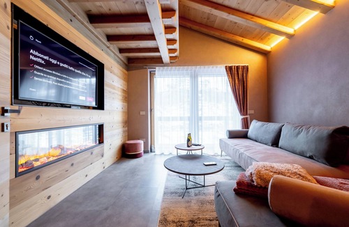 Teola Ski Chalet | "Chalet Imbosc'chè" with Mountain View, Garden & Wi-Fi