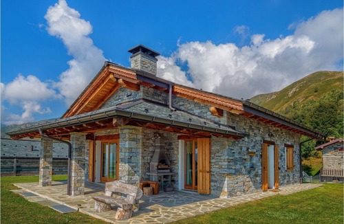 Peglio Ski Chalet | Chalet with wonderful lake view for max 5 people