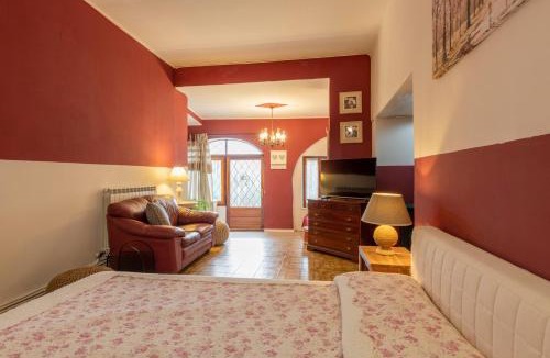 Ramponio Verna Apartment | Charm amidst Lakes & Mountains - renovated in 2023