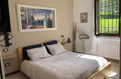 Cenate Sotto Bed & Breakfast | Charming 3-bedroom bed & breakfast in serene Cenate sotto with WiFi