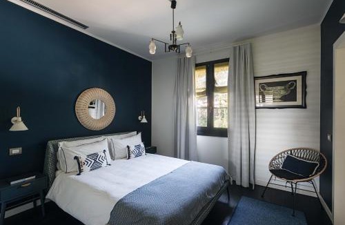 Soiano del Lago Villa | Charming Green and Blue Villa by Wonderful Italy