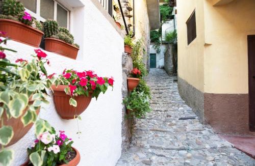 Colmegna Apartment | CHARMING MOMENT di Villa Porta - Borgo Antico