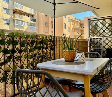 Les Baumettes Apartment | Charming Seaside studio Ideal Central Location