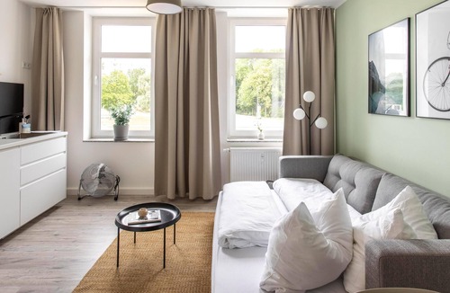 Kaßberg Apartment | Chemnitz Hartmannstr | Two-Bedroom Suite + Balcony