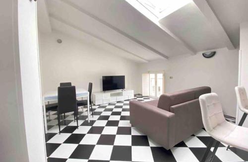 Azzano Mella Apartment | Chess House