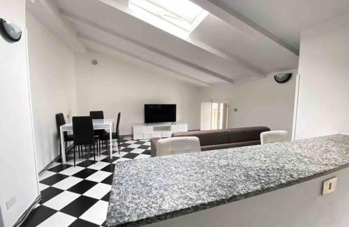 Azzano Mella Apartment | Chess House