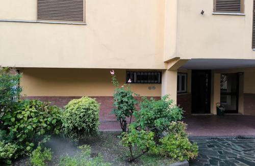 Monza Apartment | chez elisa zona sobborghi Monza Brianza , italia