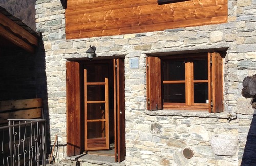 Chiesa in Valmalenco Cabin | Chiesa in Valmalenco Stone House