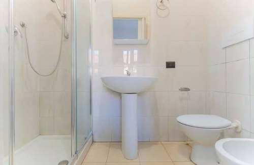 Gallarate Apartment | CHILL BNB MALPENSA , WI-FI, NETFLIX AND CHILL