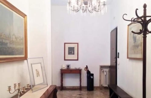 Porta Romana Apartment | Classic & Spacious 4 BR on Porta Romana