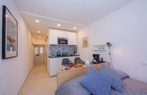 Colonno Apartment | Colonno Fronte Lago, Colonno, Italy