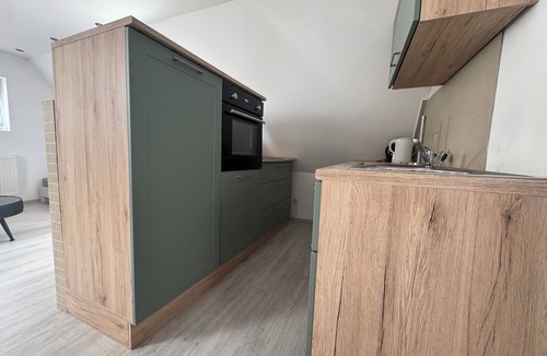 Bielefeld Apartment | Comfortable accommodation for craftsmen and fitters with kitchen - 5 beds