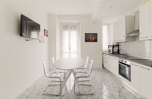Navigli Apartment | Comfortable apartment of about 85 square meters, ideal for 4 people, located on the first floor of a building with a lift (NOT suitable for disabled people - there are some steps at the entrance).The property is located in a strategic area, full of servi