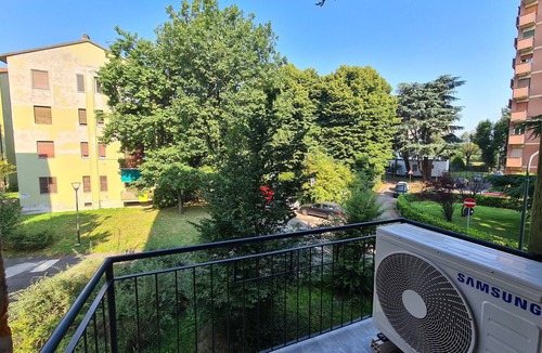 Comasina Apartment | Comfortable three-room apartment in the green of Milan near the subway and parking