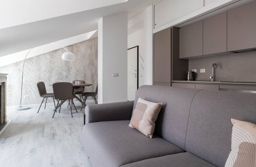 Guastalla Apartment | Commenda 35 B