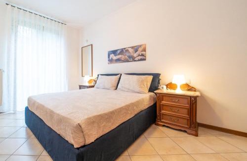 San Fermo della Battaglia Apartment | Como 5 min - House with Terrace and Parking - Wifi