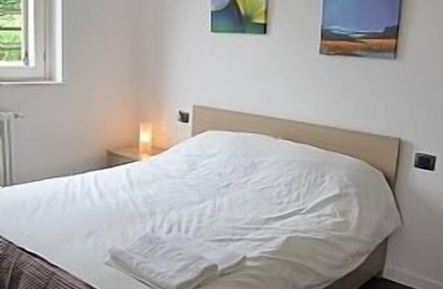 Sala Comacina Apartment | Contemporary Style New Apartment with Pool and Lake Views